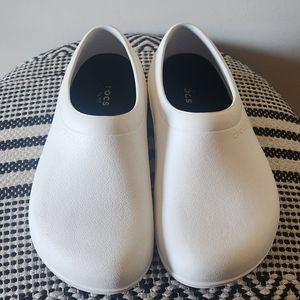 White crocs /nursing shoes